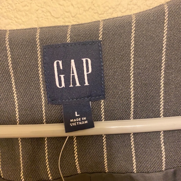 GAP Gray Pinstripe Vest NWT Large - Picture 5 of 9